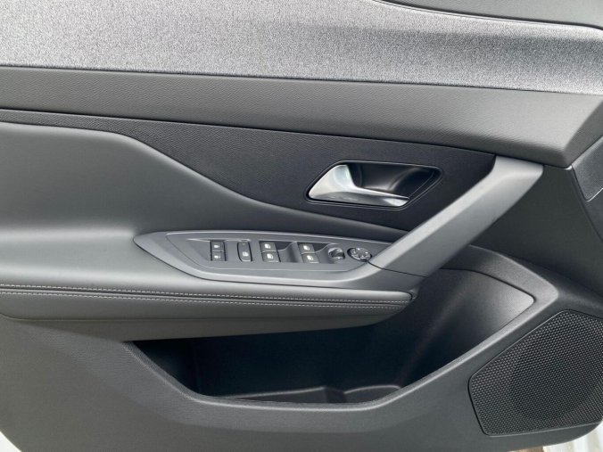 Peugeot 308, Peugeot 308 SW ALLURE Hybrid NOVINKA, barva bílá