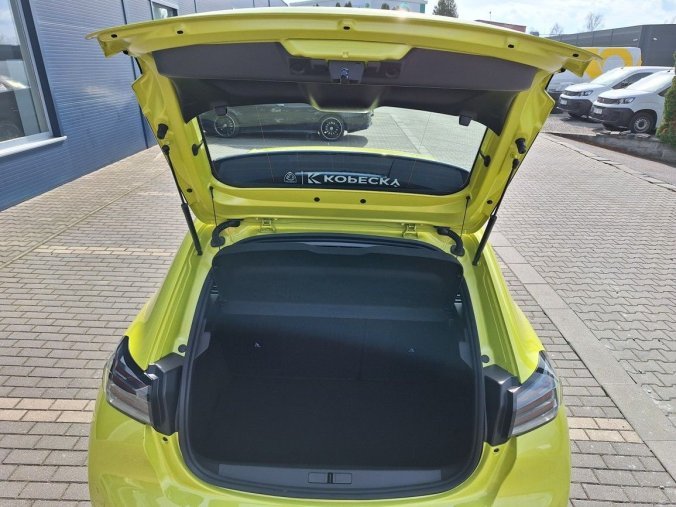 Peugeot 208, Peugeot 208 Style PureTech 100k MAN5, barva žlutá