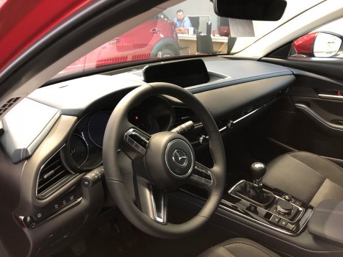Mazda CX-30, 2.0i G 122, barva červená