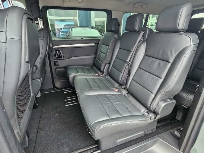 Peugeot Traveller, Peugeot Traveller Long ALLURE 2.0 BHDi 180k EAT8, barva zelená