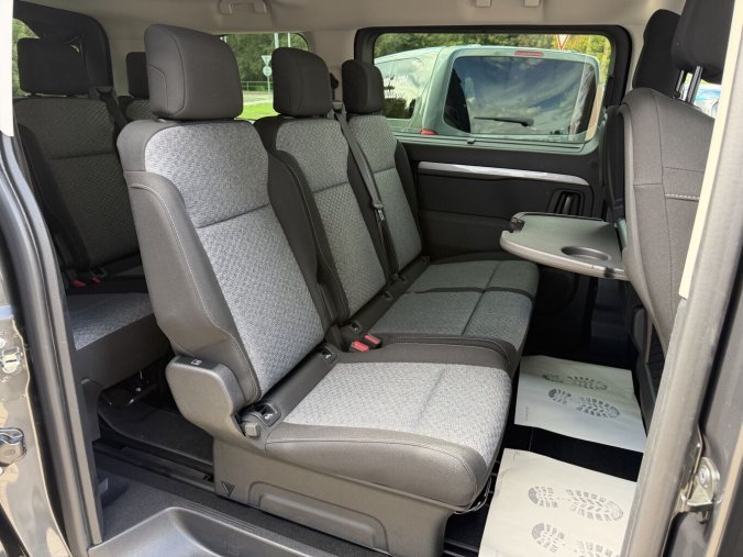 Peugeot Traveller, Peugeot Traveller Active L2 2.2 BlueHDi 150 MAN6, barva zelená