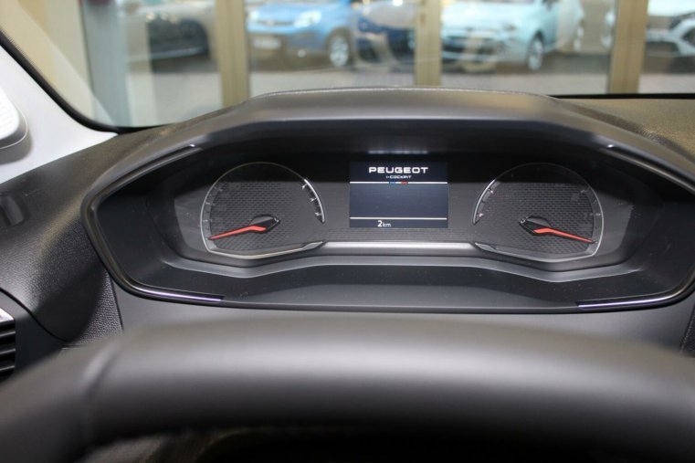 Peugeot 208, Peugeot 208 STYLE PureTech 100 MAN6, barva bílá