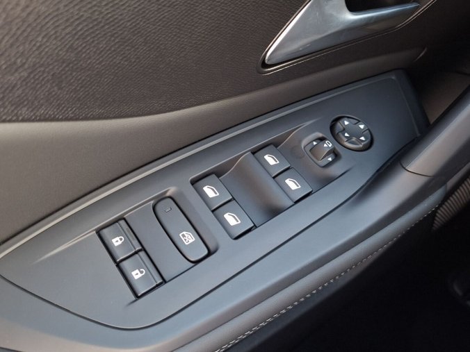 Peugeot 408, Peugeot 408 ALLURE Hybrid 145 e-DCS6, barva zelená