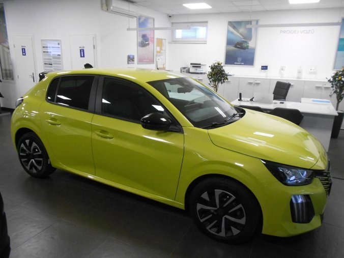 Peugeot 208, Peugeot 208 STYLE El. 100 kW 50 KWh, barva žlutá