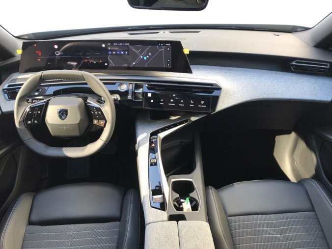 Peugeot 5008, Peugeot 5008 ALLURE Hybrid e-DCS6 1,2, barva modrá