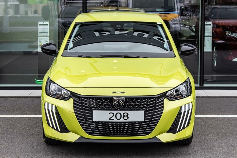 Peugeot 208, Peugeot 208 1,2 ACTIVE PureTech 75 S&S MAN, barva žlutá