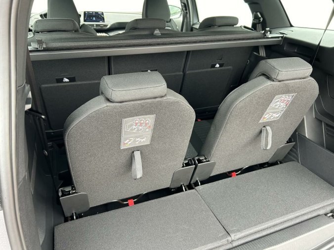 Peugeot 5008, Peugeot 5008 Active Pack 1.5 BlueHDi EAT8, barva šedá