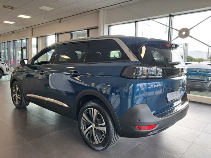 Peugeot 5008, Peugeot 5008 1,5 130  EAT8  ALLURE PACK, barva modrá