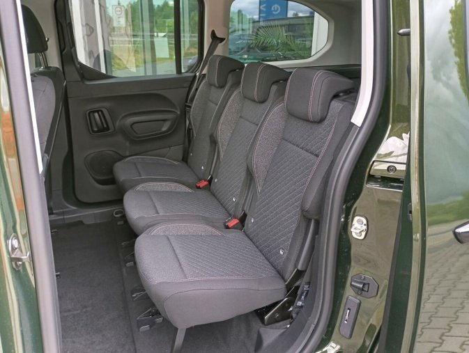 Peugeot Rifter, Peugeot Rifter LONG ALLURE BlueHDi 130 S&S EA, barva zelená