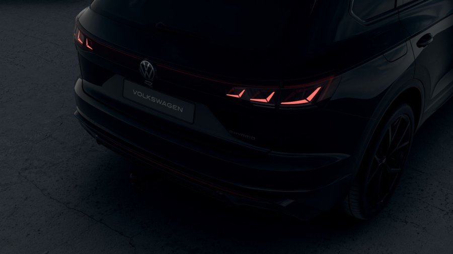 Volkswagen Touareg, Touareg R 3,0 TSI 340 kW eHybrid, barva černá