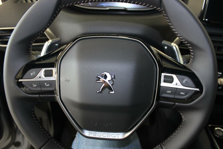 Peugeot 5008, Peugeot 5008 ALLURE PACK BlueHDi 130 EAT8, barva šedá
