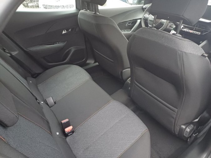 Peugeot 2008, Peugeot 2008 STYLE Hybrid 110 e-DCS6, barva šedá