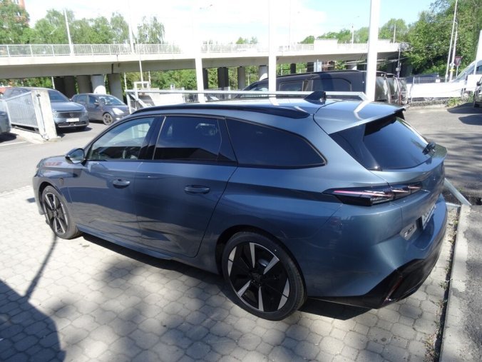 Peugeot 308, Peugeot 308 SW GT Elektromotor 115 kW / 156 k (Baterie 58 kWh), barva modrá