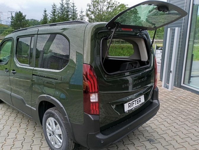 Peugeot Rifter, Peugeot Rifter LONG ALLURE BHDi 130 EAT8 N1, barva zelená