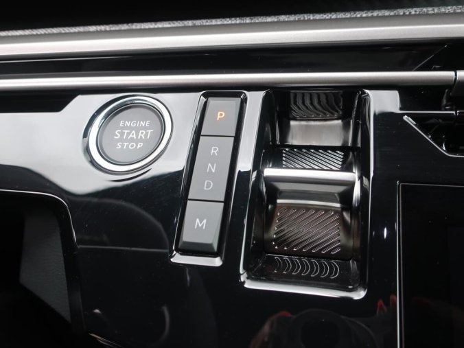 Peugeot 3008, Peugeot 3008 ALLURE Hybrid 145 e-DCS6, barva modrá