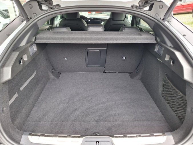 Peugeot 408, Peugeot 408 GT Hybrid 145 e-DCS6, barva bílá
