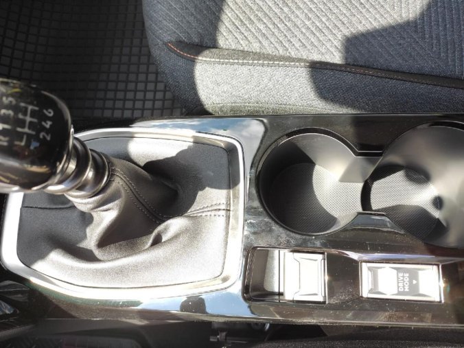 Peugeot 208, Peugeot 208 1.2 100K MAN6 BUSINESS NAVI, barva žlutá