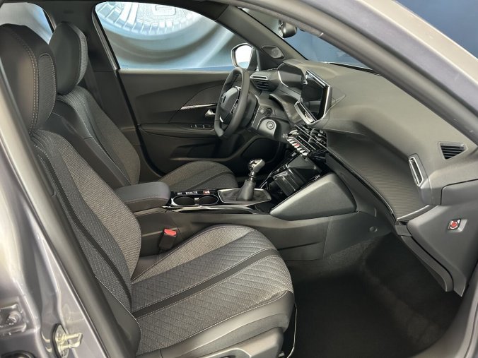 Peugeot 2008, Peugeot 2008 ALLURE PureTech 100 S&S MAN6, barva šedá
