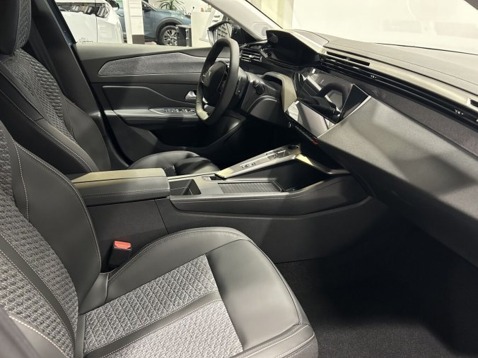 Peugeot 308, Peugeot 308 SW ALLURE Hybrid 145 e-DCS6, barva modrá