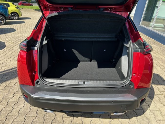 Peugeot 2008, Peugeot 2008 ALLURE Hybrid 145k e-DCS6, barva červená