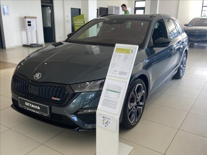 Škoda Octavia, 2,0 TSI 180 kW DSG RS, barva neuvedeno