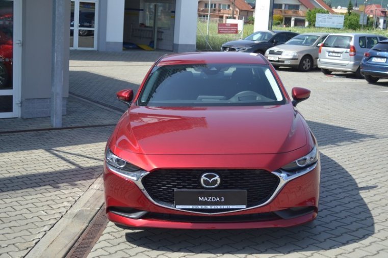 Mazda 3, Skyactiv G122, barva červená