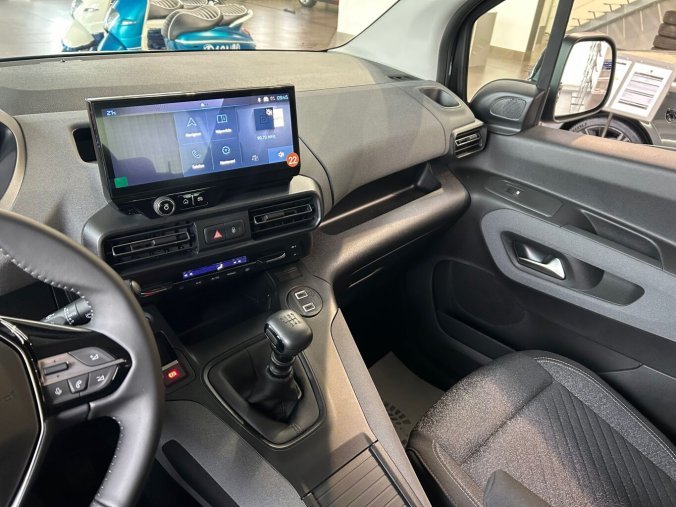 Peugeot Rifter, Peugeot Rifter ALLURE BlueHDi 100 S&S MAN6, barva modrá