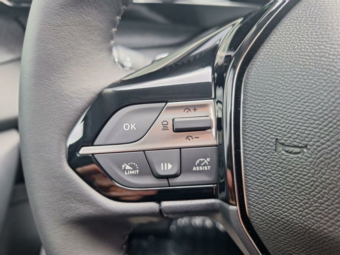 Peugeot 308, Peugeot 308 SW ALLURE Hybrid 145 e-DCS6, barva šedá