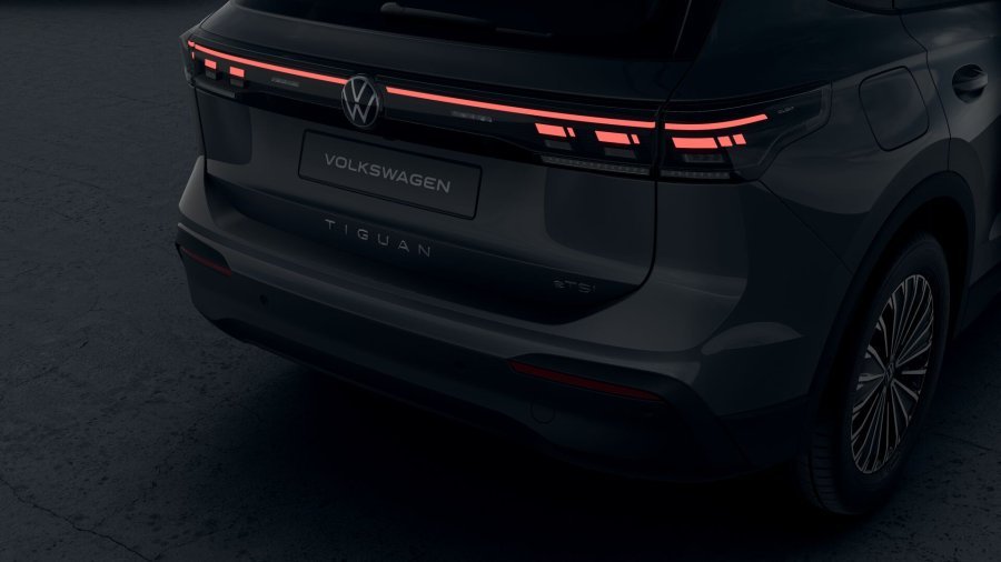 Volkswagen Tiguan, Tiguan People 1,5 eTSI 110 kW mHEV, barva šedá