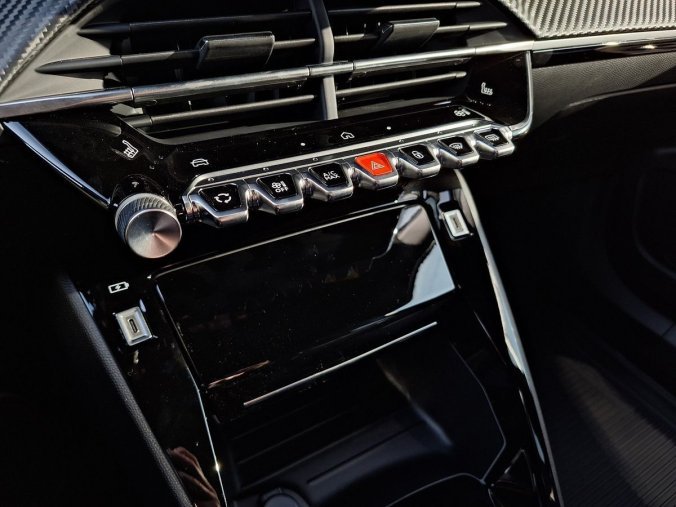 Peugeot 2008, Peugeot 2008 ALLURE 1.2 TURBO 100k MAN6, barva modrá