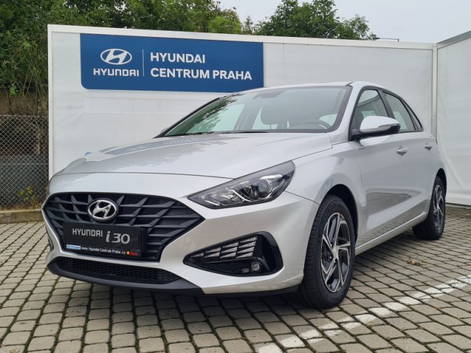 Hyundai i30, 1,0 T-GDI 88 kW MT, barva stříbrná