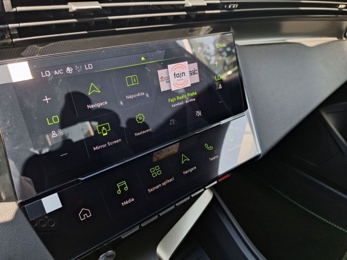 Peugeot 408, Peugeot 408 GT Hybrid 145 e-DCS6, barva zelená