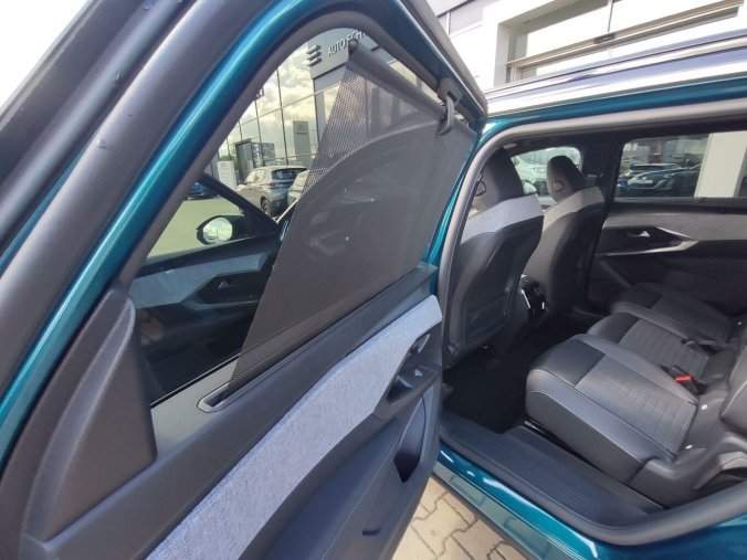 Peugeot 5008, Peugeot 5008 GT Hybrid 145 e-AUT6, barva modrá