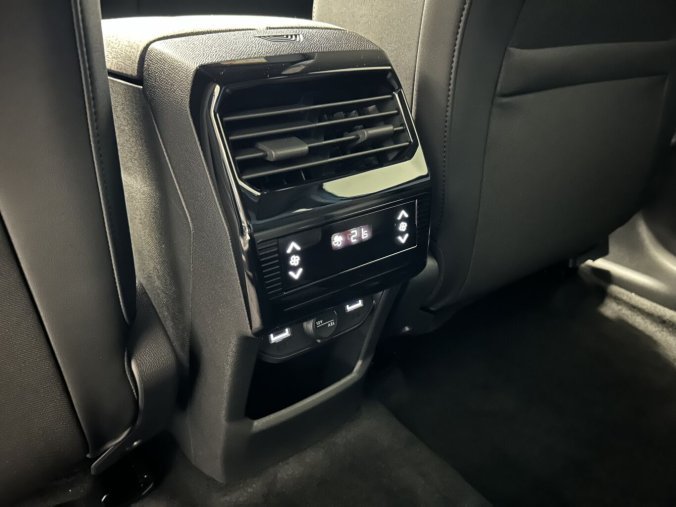 Peugeot 5008, Peugeot 5008 ALLURE Hybrid 145 e-DCS6, 5 míst, barva modrá