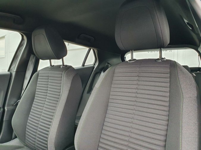 Peugeot 2008, Peugeot 2008 STYLE PureTech 100 MAN6, barva modrá