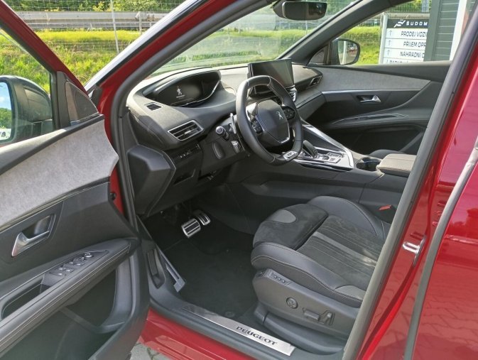 Peugeot 3008, Peugeot 3008 GT PACK 1.2 PureTech 130 EAT8, barva červená