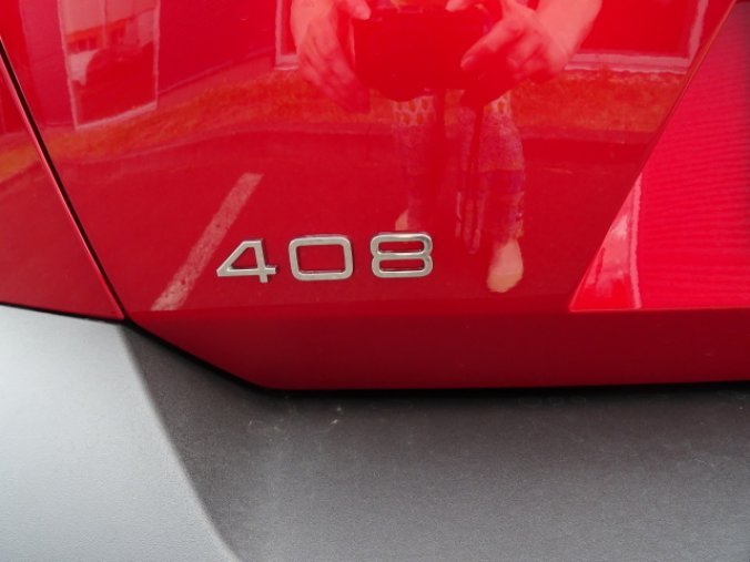 Peugeot 408, GT PT 130k EAT8 - kůže, barva červená