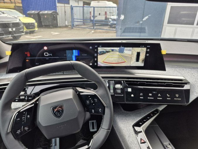 Peugeot 5008, Peugeot 5008 GT Hybrid 136 e-DCS6, barva modrá