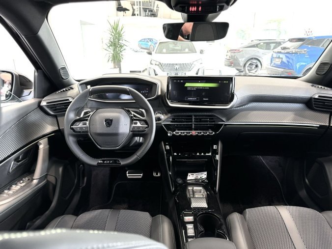 Peugeot 2008, Peugeot 2008 GT HYBRID 136k, Automat, barva černá