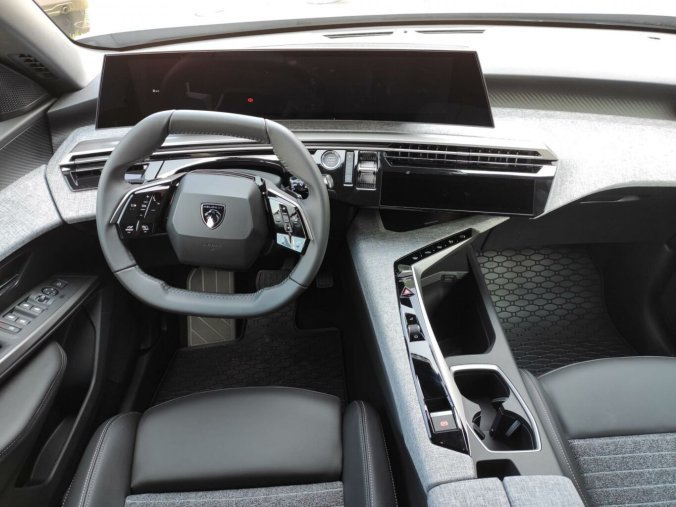 Peugeot 3008, Peugeot 3008 ALLURE 145k AUT HYBRID, barva stříbrná