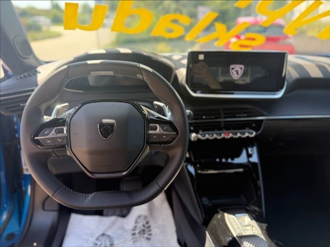 Peugeot 2008, Peugeot 2008 1,2 Hybrid 136 e-DCS6  ALLURE, barva modrá