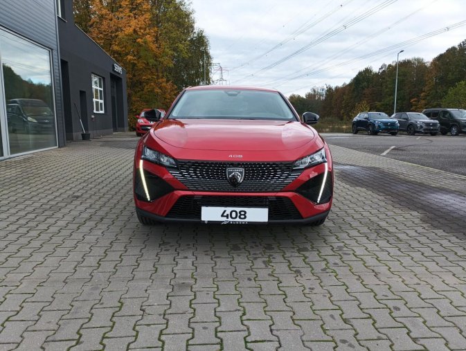 Peugeot 408, Peugeot 408 ALLURE Hybrid 145 e-DCS6, barva červená