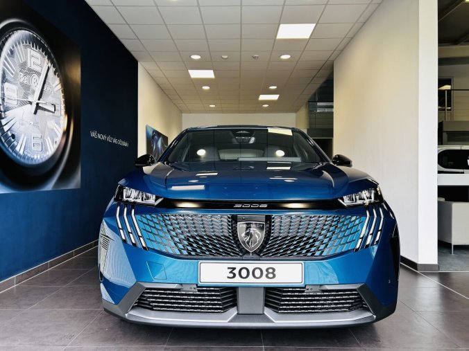 Peugeot 3008, Peugeot 3008 GT Hybrid 136 e-DCS6, barva modrá