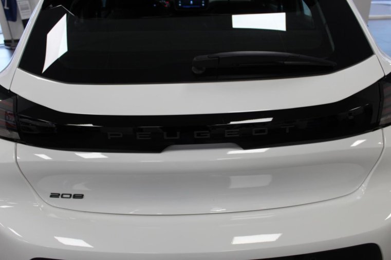 Peugeot 208, Peugeot 208 STYLE PureTech 100 MAN6, barva bílá