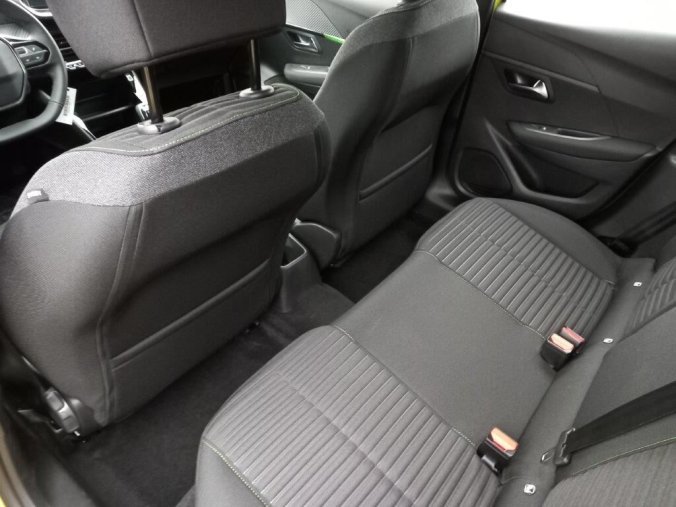 Peugeot 208, Peugeot 208 STYLE Turbo 100 MAN6, barva zelená