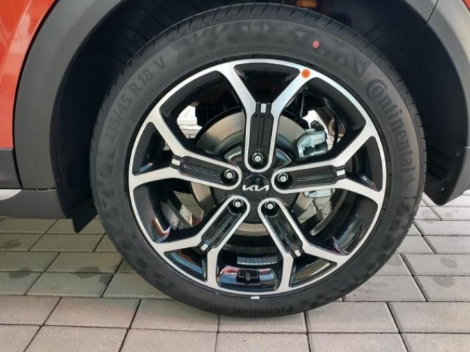 Kia XCeed, 1.5 T-GDi BLACK EDITION MY22, barva oranžová