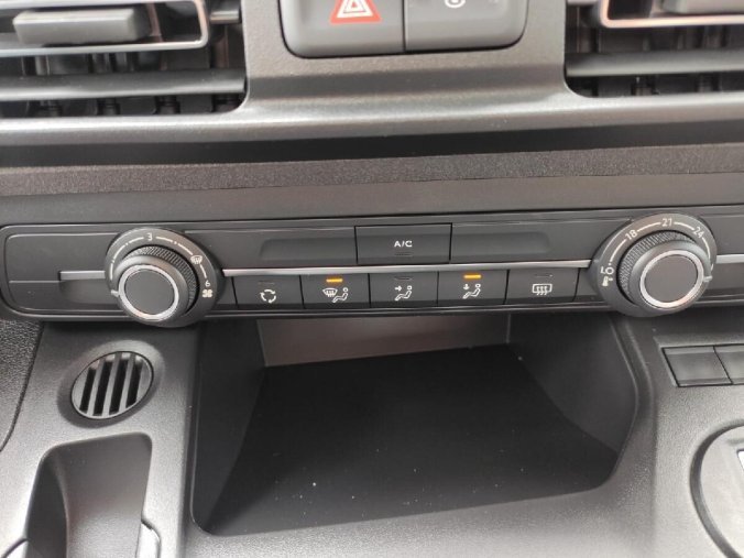 Peugeot Rifter, Peugeot Rifter ALLURE 1.2i 110k MAN6 BENZIN, barva modrá