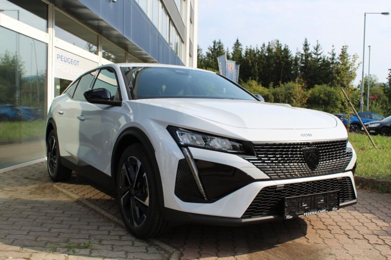 Peugeot 408, Peugeot 408 ALLURE Hybrid 145 e-DCS6, barva bílá