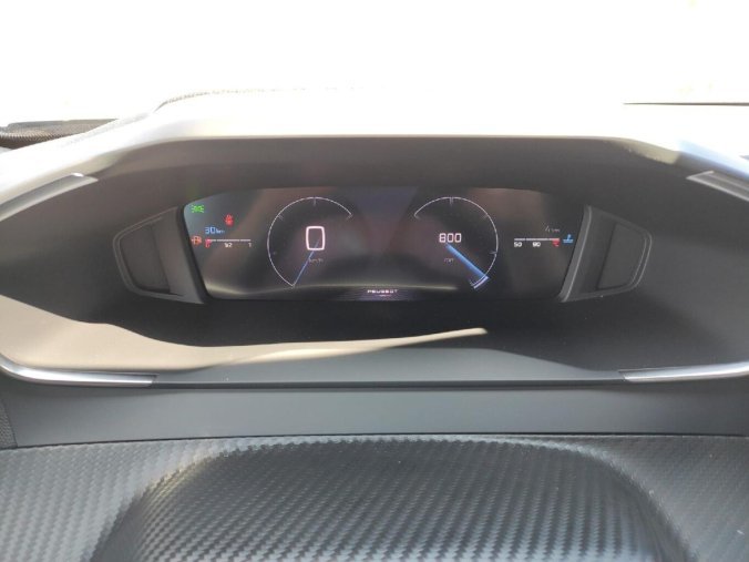 Peugeot 2008, Peugeot 2008 ALLURE 1.2 TURBO 100k 2xkamera, barva stříbrná
