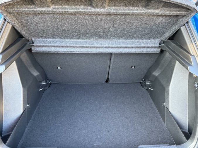 Peugeot 2008, Peugeot 2008 ACTIVE - IHNED K ODBĚRU, barva modrá
